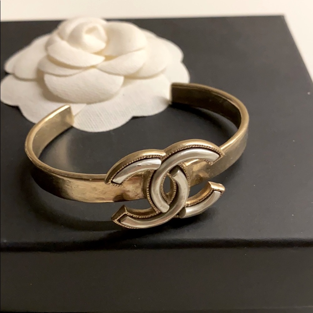 🔥🔥🔥A Super Great Deal!!! Chanel Bracelet🔥🔥🔥